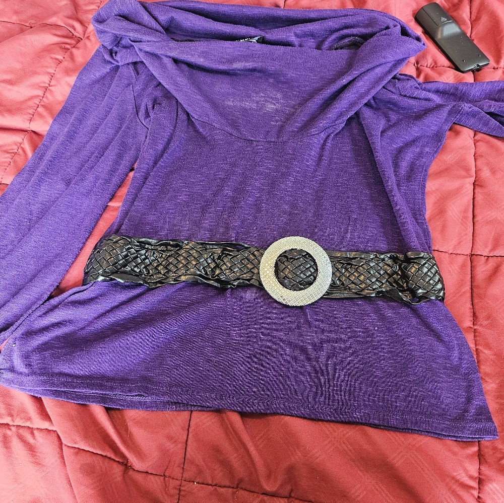 Title neck top